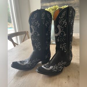 Old Gringo Lucky Cowgirl Boot in black, SZ 8.5